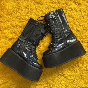 demonia damned-225 black holographic boots
